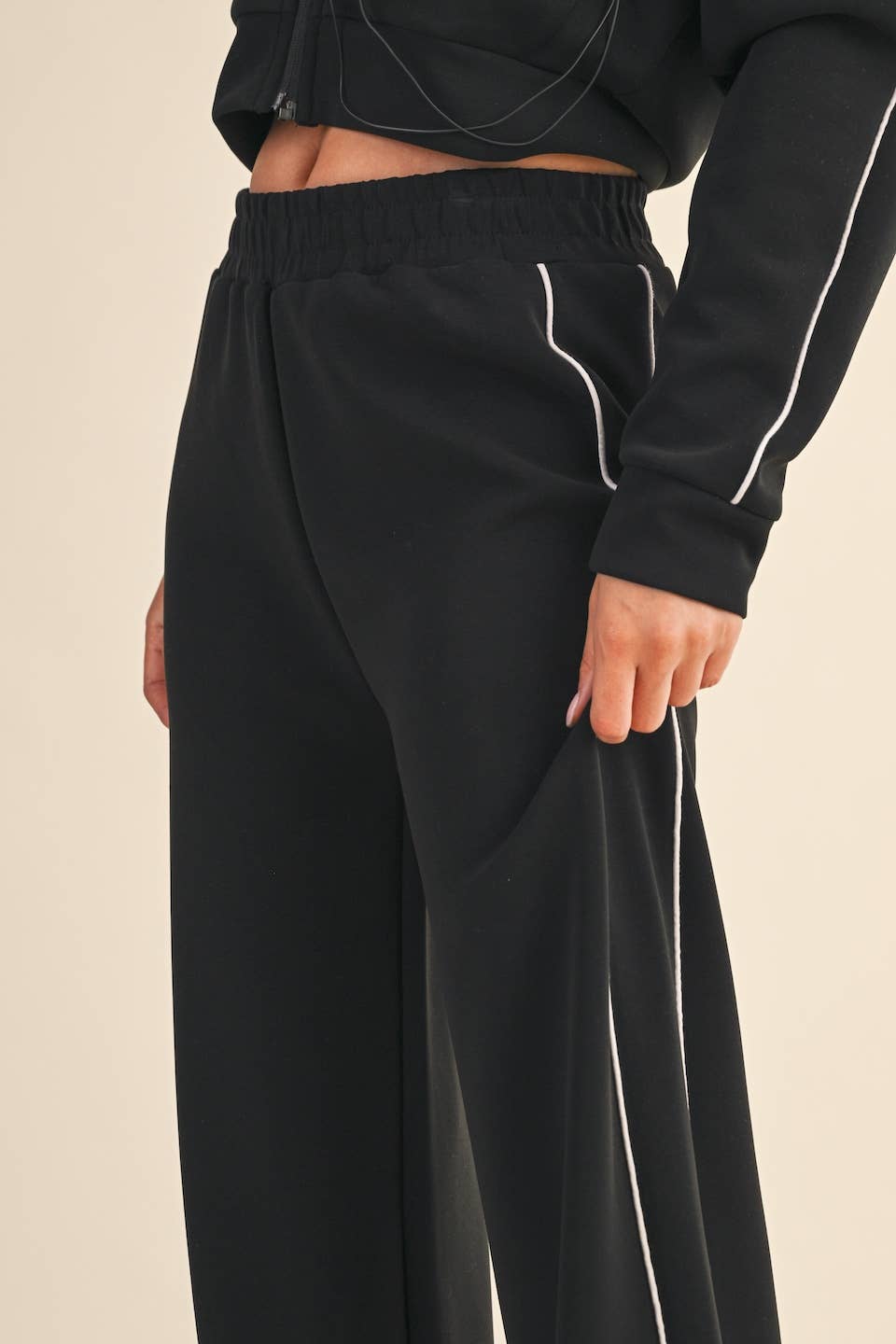 Super Soft Air Scuba Wide Leg Pants with Side Piping: Black